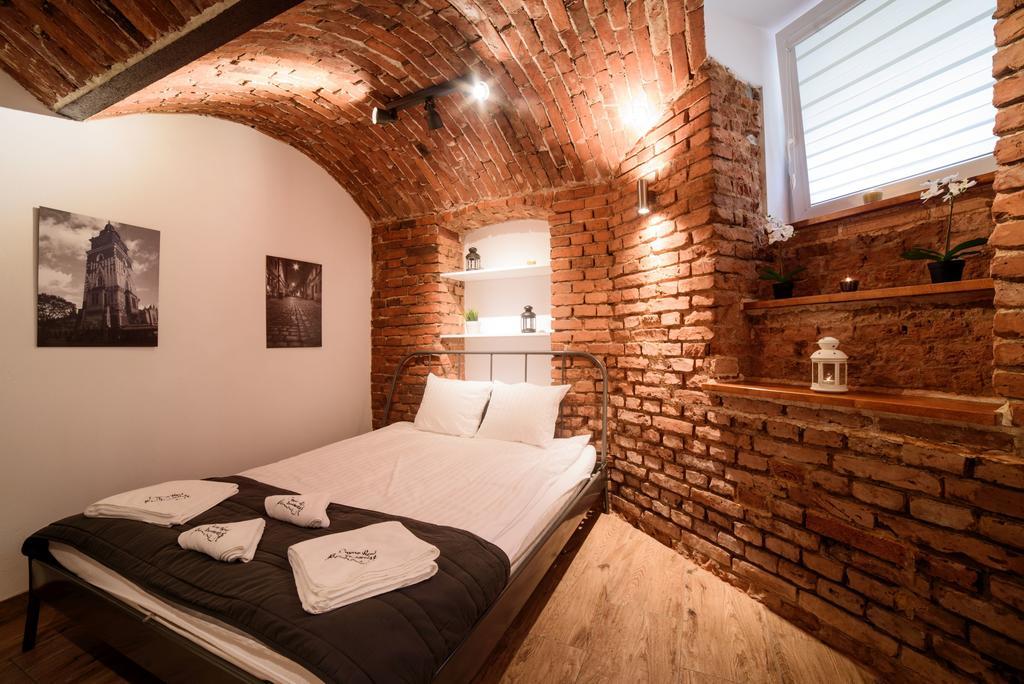 Cracow Rent - Spacious For 2-7 People In Quiet Area - Kolberga Street Nr 3 - 10 Min To Main Square By Foot * Kraków