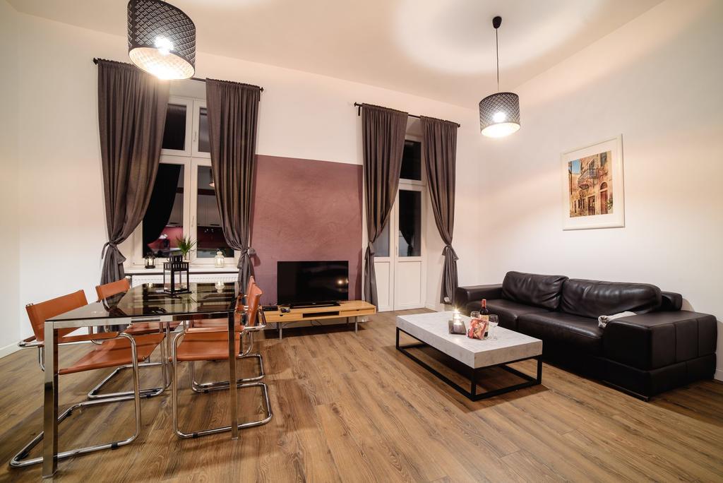 Cracow Rent - Spacious For 2-7 People In Quiet Area - Kolberga Street Nr 3 - 10 Min To Main Square By Foot * Krakau