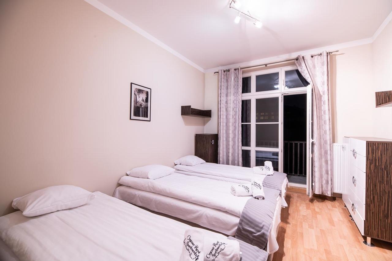 Cracow Rent - Spacious For 2-7 People In Quiet Area - Kolberga Street Nr 3 - 10 Min To Main Square By Foot Krakau