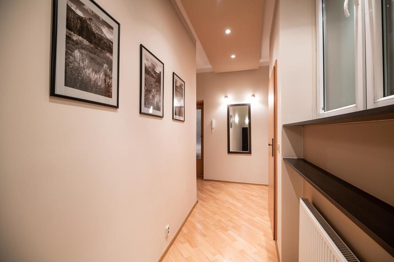 Cracow Rent - Spacious For 2-7 People In Quiet Area - Kolberga Street Nr 3 - 10 Min To Main Square By Foot Kraków