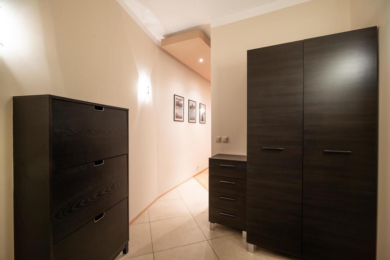 Aparthotel Cracow Rent - Spacious For 2-7 People In Quiet Area - Kolberga Street Nr 3 - 10 Min To Main Square By Foot *