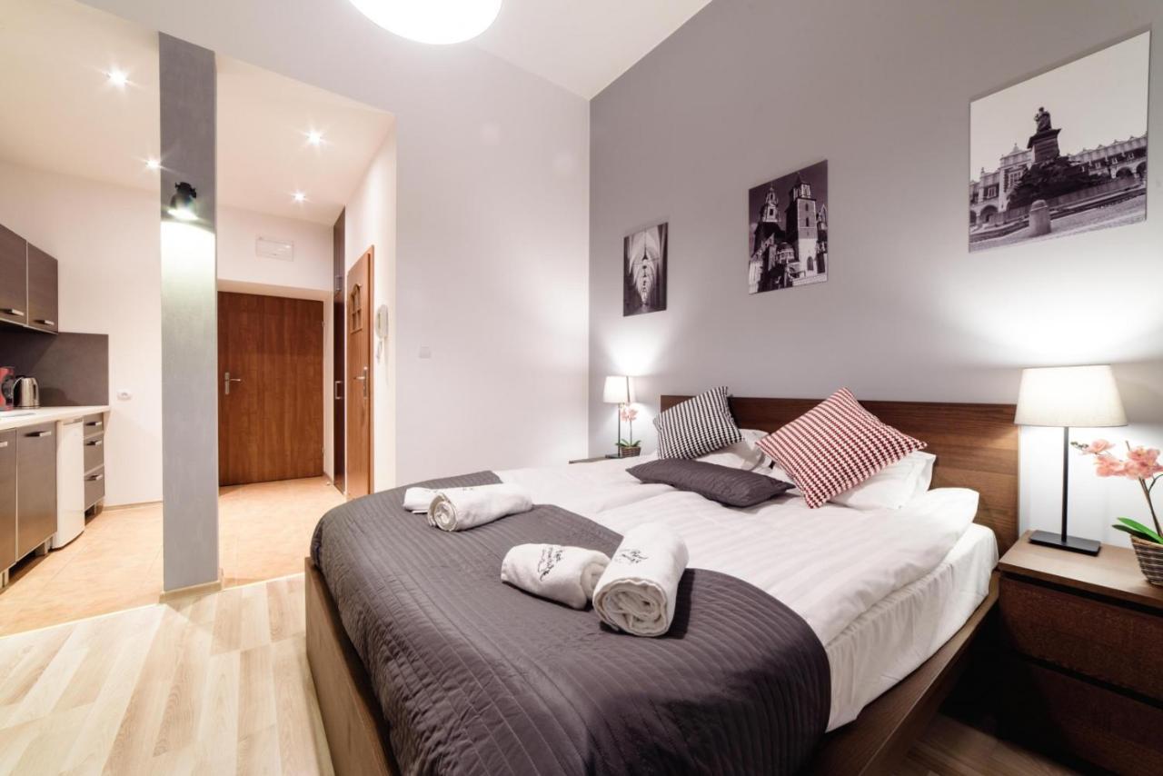 Cracow Rent - Spacious For 2-7 People In Quiet Area - Kolberga Street Nr 3 - 10 Min To Main Square By Foot Hotel apartamentowy Kraków