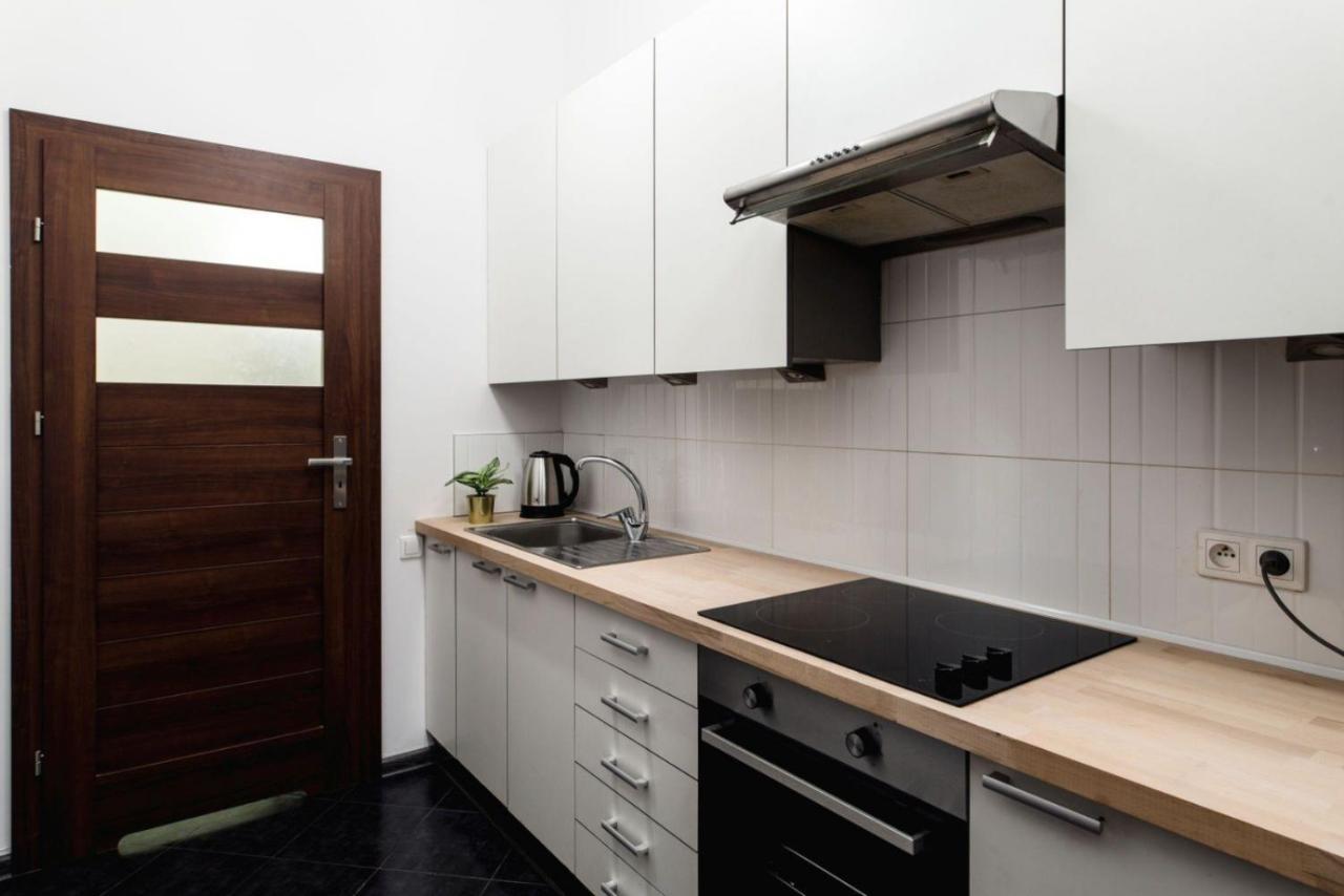 Aparthotel Cracow Rent - Spacious For 2-7 People In Quiet Area - Kolberga Street Nr 3 - 10 Min To Main Square By Foot Krakau